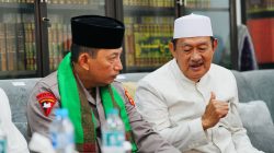 Kapolri Silaturahmi dan Mohon Wejangan ke Ponpes Langitan Tuban  .