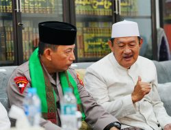 Kapolri Silaturahmi dan Mohon Wejangan ke Ponpes Langitan Tuban .